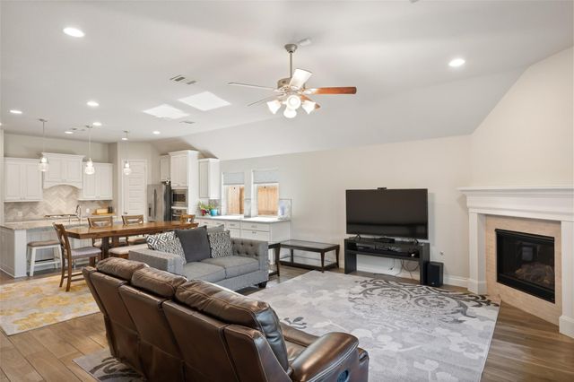 212 Trillium Park Loop, Conroe, TX 77304