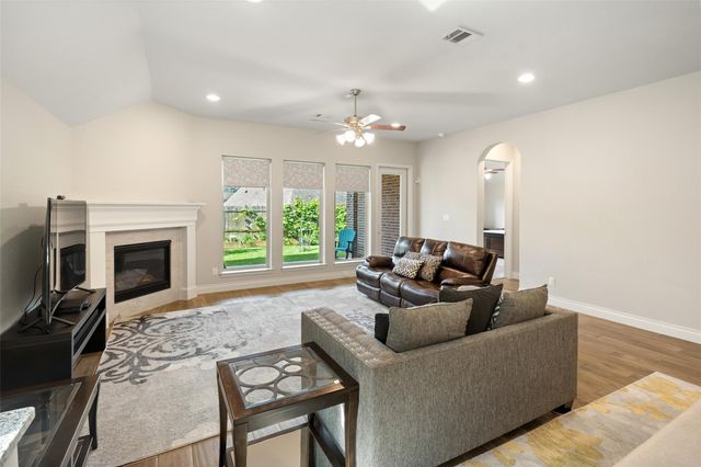 212 Trillium Park Loop, Conroe, TX 77304