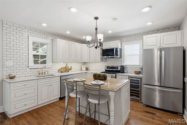 7071 Mardel Avenue, St Louis, MO 63109