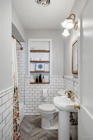 7071 Mardel Avenue, St Louis, MO 63109