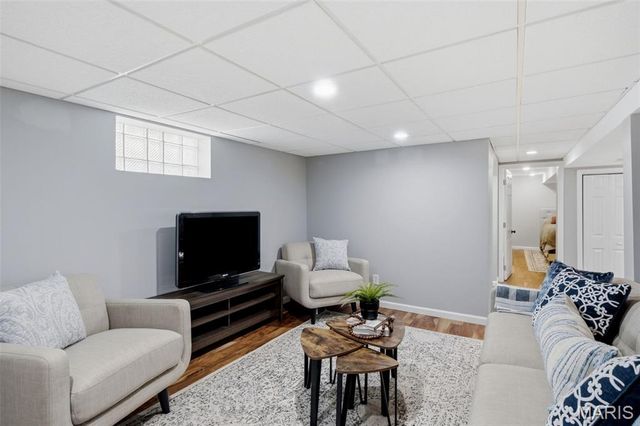 7071 Mardel Avenue, St Louis, MO 63109