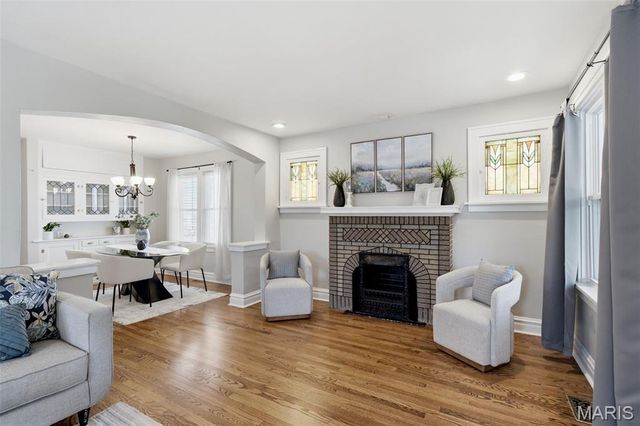 7071 Mardel Avenue, St Louis, MO 63109