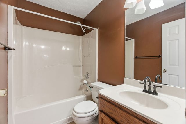 210 Rachel Ct, White House, TN 37188