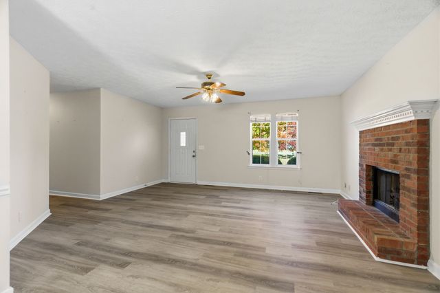 210 Rachel Ct, White House, TN 37188