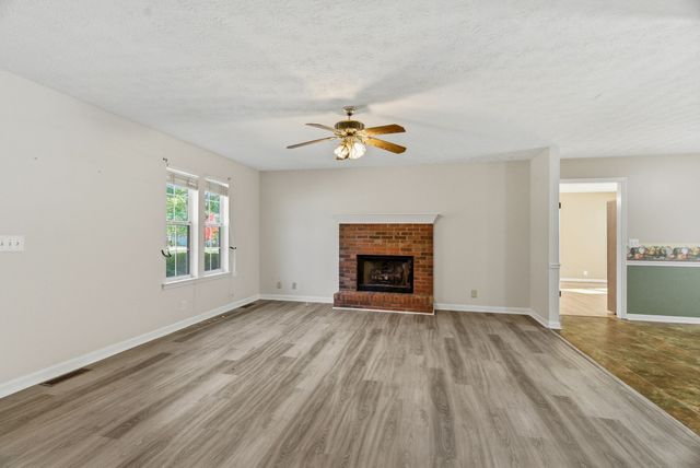 210 Rachel Ct, White House, TN 37188