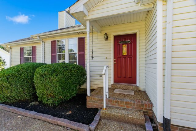 210 Rachel Ct, White House, TN 37188