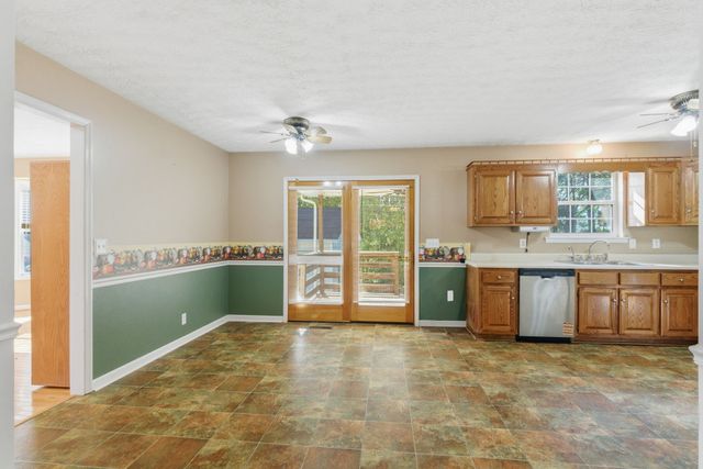 210 Rachel Ct, White House, TN 37188