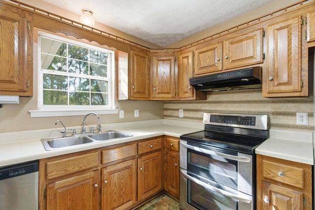 210 Rachel Ct, White House, TN 37188