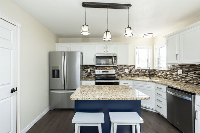 2821 SW Homestead Circle, Ankeny, IA 50023