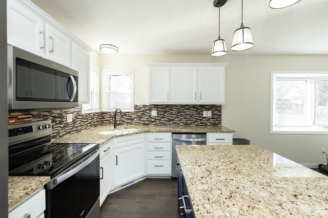 2821 SW Homestead Circle, Ankeny, IA 50023