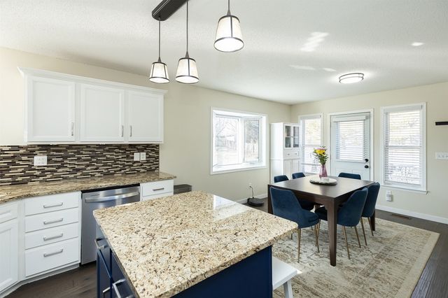 2821 SW Homestead Circle, Ankeny, IA 50023