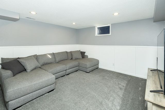 2821 SW Homestead Circle, Ankeny, IA 50023