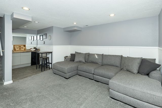 2821 SW Homestead Circle, Ankeny, IA 50023