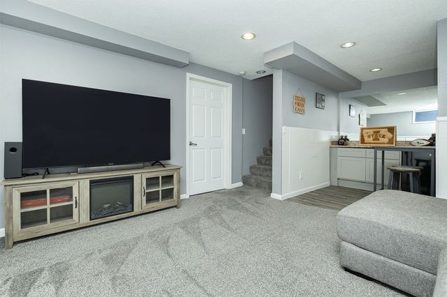 2821 SW Homestead Circle, Ankeny, IA 50023