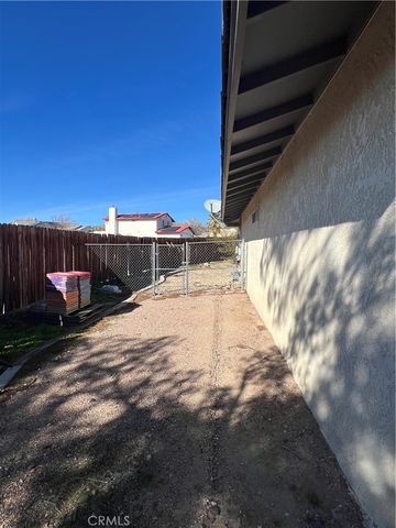 16481 Iwa, Apple Valley, CA 92307