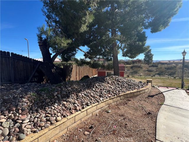 16481 Iwa, Apple Valley, CA 92307