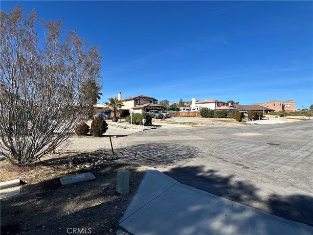 16481 Iwa, Apple Valley, CA 92307