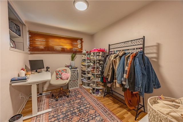 624 Fort Couch Rd, Upper St Clair, PA 15241