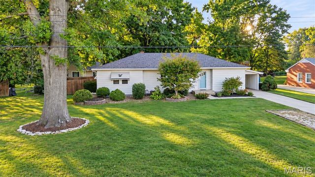 163 Norwood Place, East Alton, IL 62024