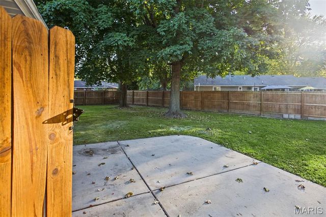 163 Norwood Place, East Alton, IL 62024