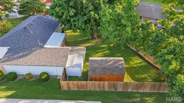 163 Norwood Place, East Alton, IL 62024