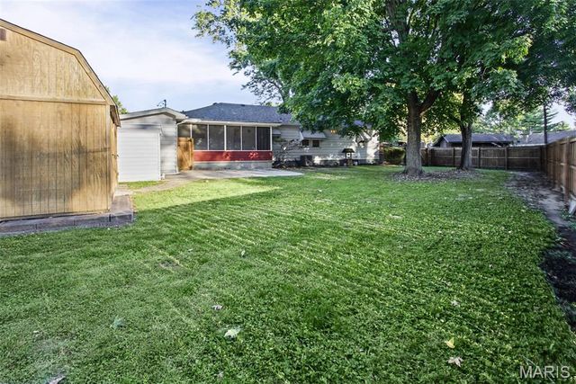 163 Norwood Place, East Alton, IL 62024