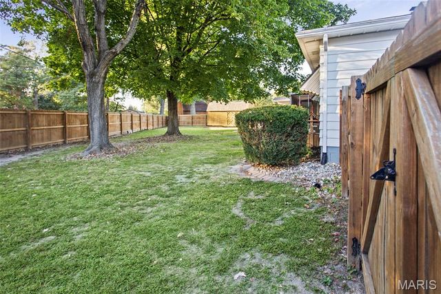 163 Norwood Place, East Alton, IL 62024