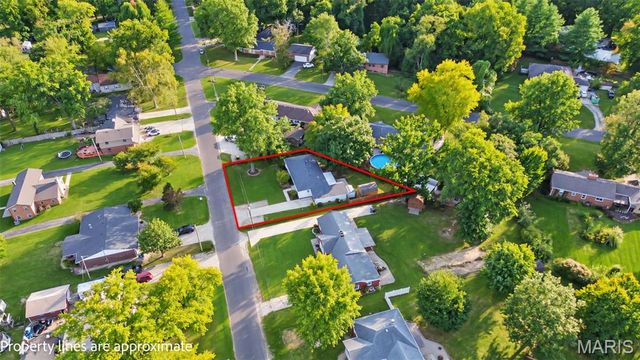 163 Norwood Place, East Alton, IL 62024