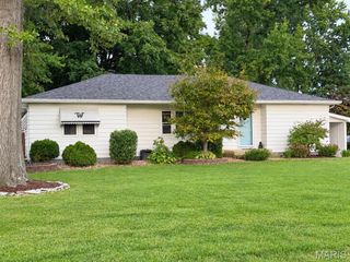 163 Norwood Place, East Alton, IL 62024