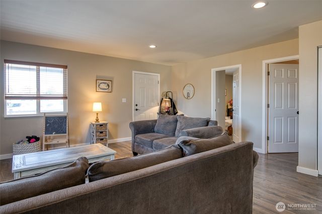 839 N 1st Street, Westport, WA 98595