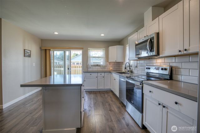 839 N 1st Street, Westport, WA 98595