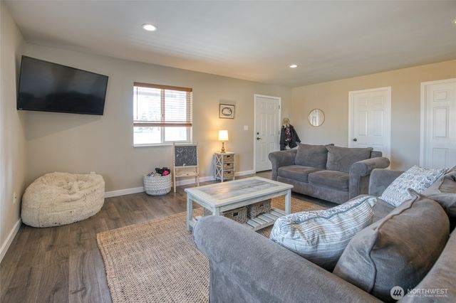 839 N 1st Street, Westport, WA 98595