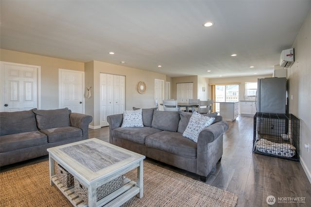 839 N 1st Street, Westport, WA 98595