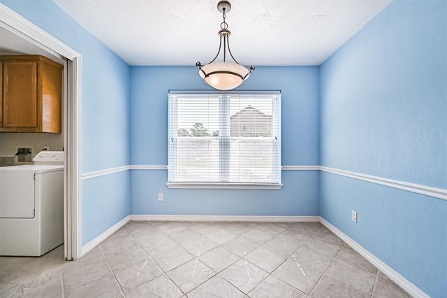 803 Greenbriar Avenue, Friendswood, TX 77546