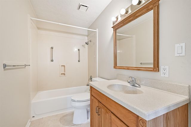 803 Greenbriar Avenue, Friendswood, TX 77546