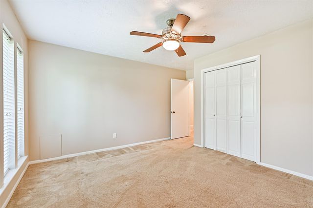 803 Greenbriar Avenue, Friendswood, TX 77546