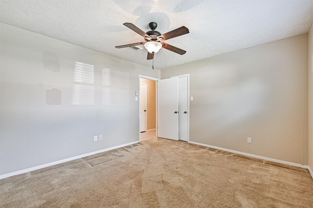 803 Greenbriar Avenue, Friendswood, TX 77546