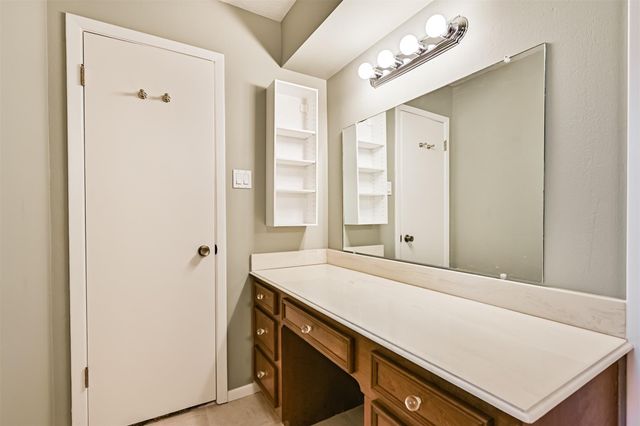 803 Greenbriar Avenue, Friendswood, TX 77546