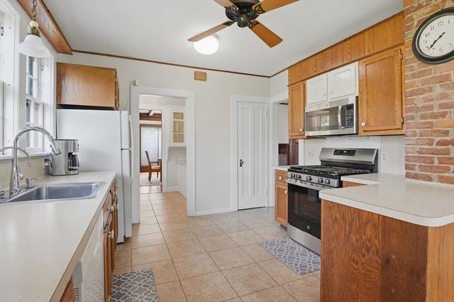 38 Oxford Street, Springfield, MA 01108