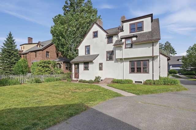 38 Oxford Street, Springfield, MA 01108