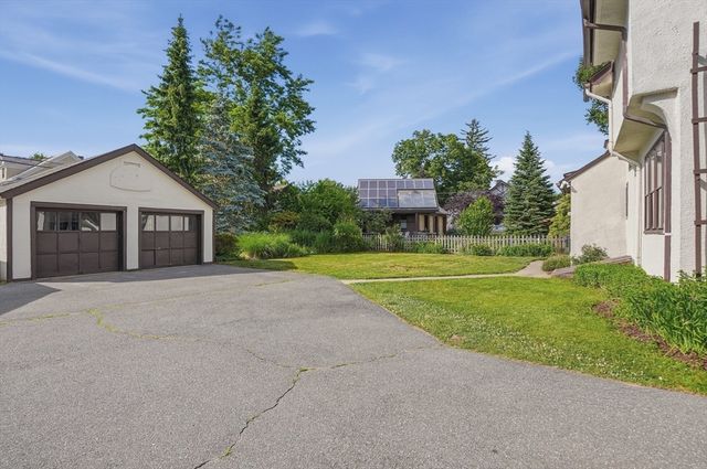 38 Oxford Street, Springfield, MA 01108