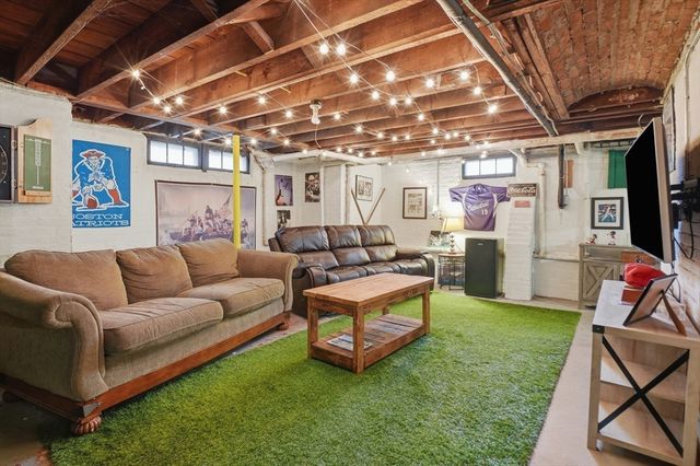 38 Oxford Street, Springfield, MA 01108
