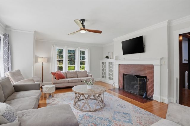 38 Oxford Street, Springfield, MA 01108