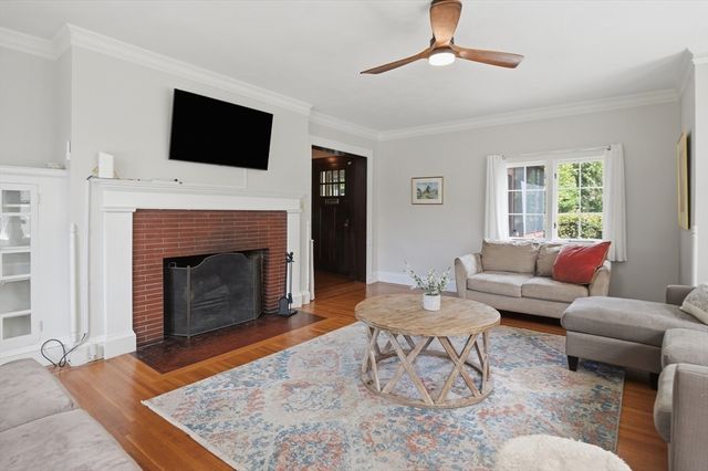 38 Oxford Street, Springfield, MA 01108