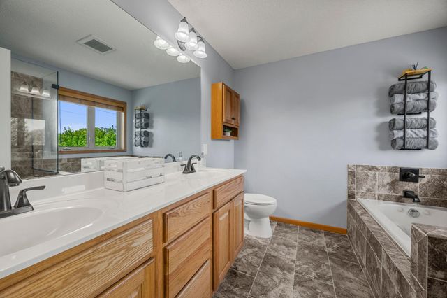 14463 Enclave Court NW, Prior Lake, MN 55372