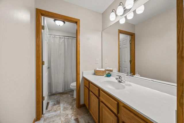 14463 Enclave Court NW, Prior Lake, MN 55372