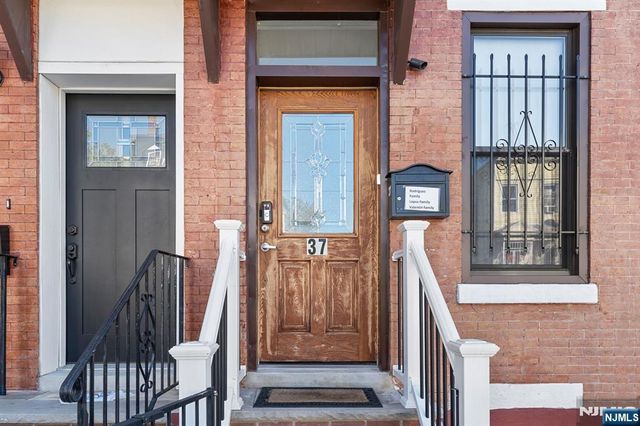 37 Emmet, Newark, NJ 07114