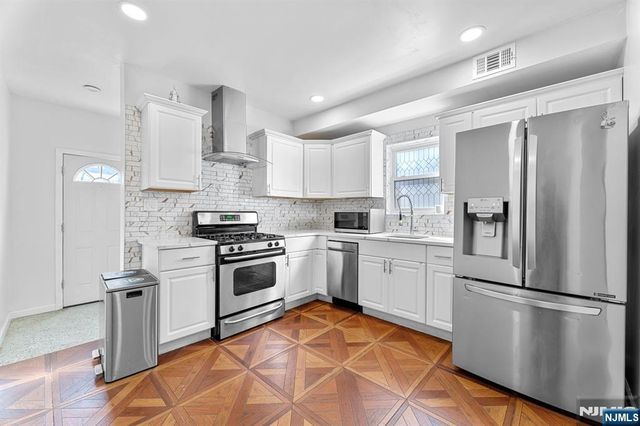 37 Emmet, Newark, NJ 07114