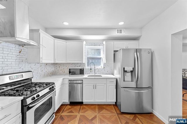 37 Emmet, Newark, NJ 07114
