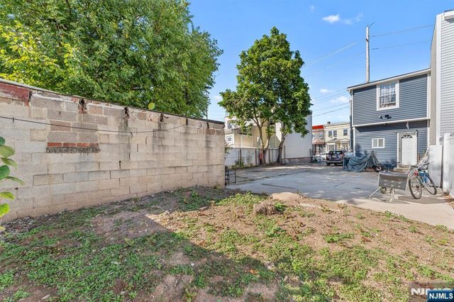 37 Emmet, Newark, NJ 07114